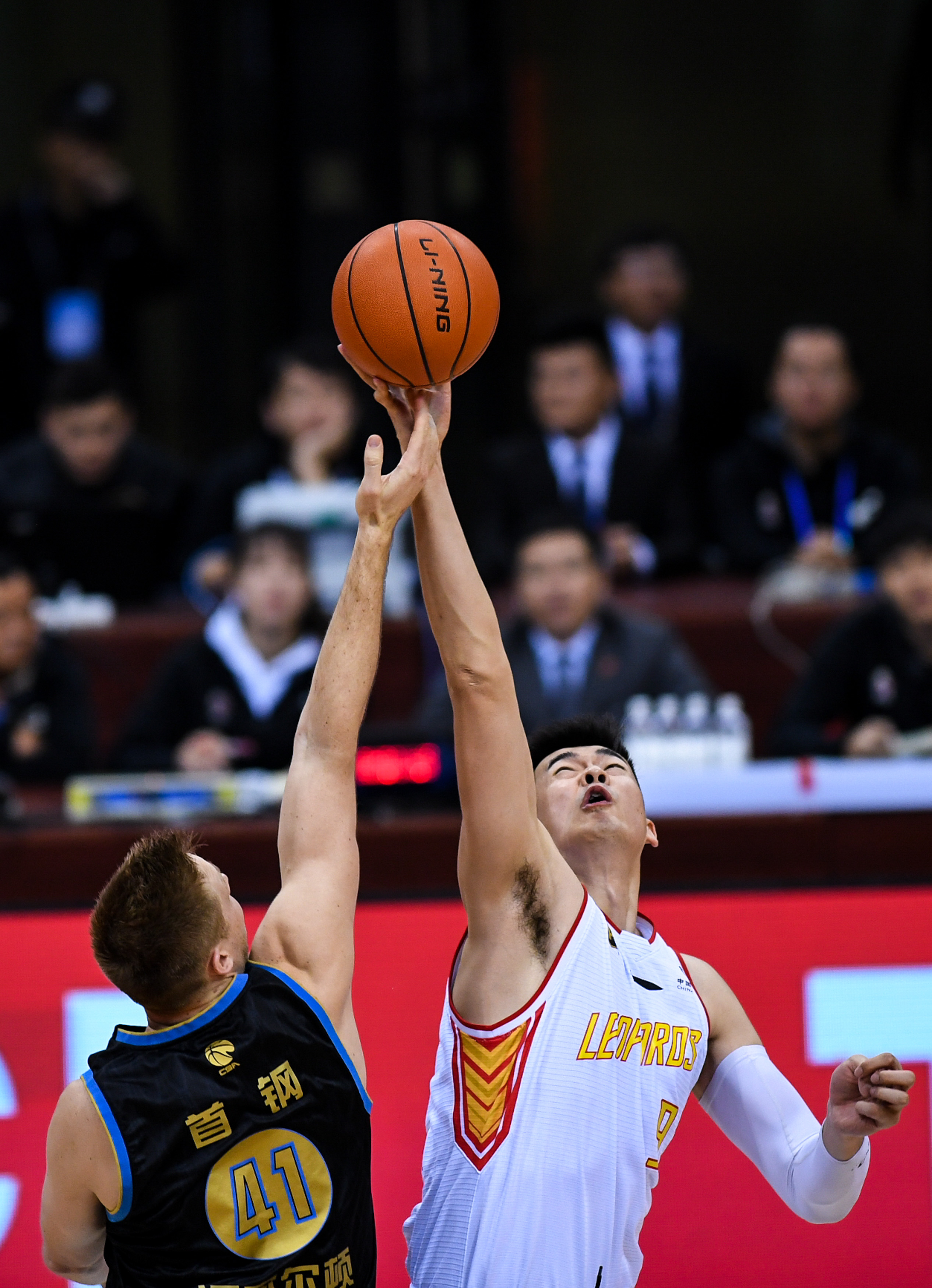 鹈鹕苦吞5连败，萨迪克·贝&墨菲&费尔斯3人空砍20+（鹈鹕遭遇五连败，萨迪克·贝、墨菲、费尔斯三人各砍20+仍无力回天）