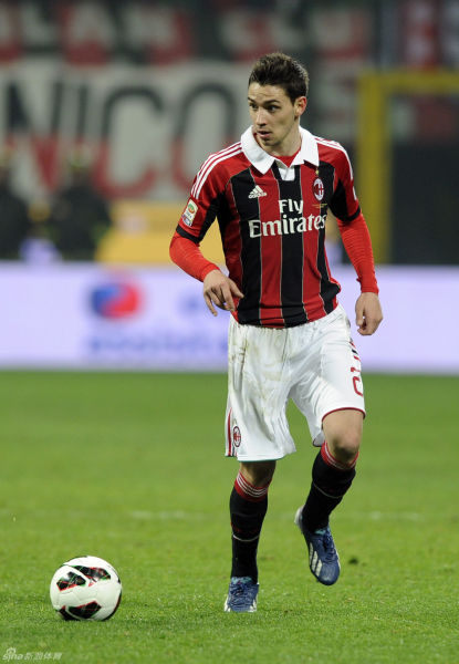 16岁1.92米！女排天才少女，扣球像朱婷，中国女排要崛起（16岁1米92女排新星崭露头角，扣球神似朱婷，中国女排迎来新希望）