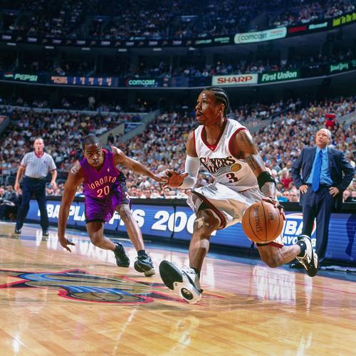 剑南春｜巴萨4-0十人毕包，费兰双响，莱万、费尔明破门（剑南春｜巴萨4-0大胜十人毕尔巴鄂，费兰梅开二度，莱万与费尔明建功）