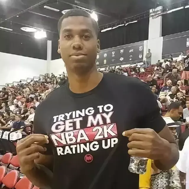 布里兰魔鬼主场迎战江原FC，1分差距定出线生死局（布里兰坐镇魔鬼主场迎战江原FC，1分之差定出线生死战）