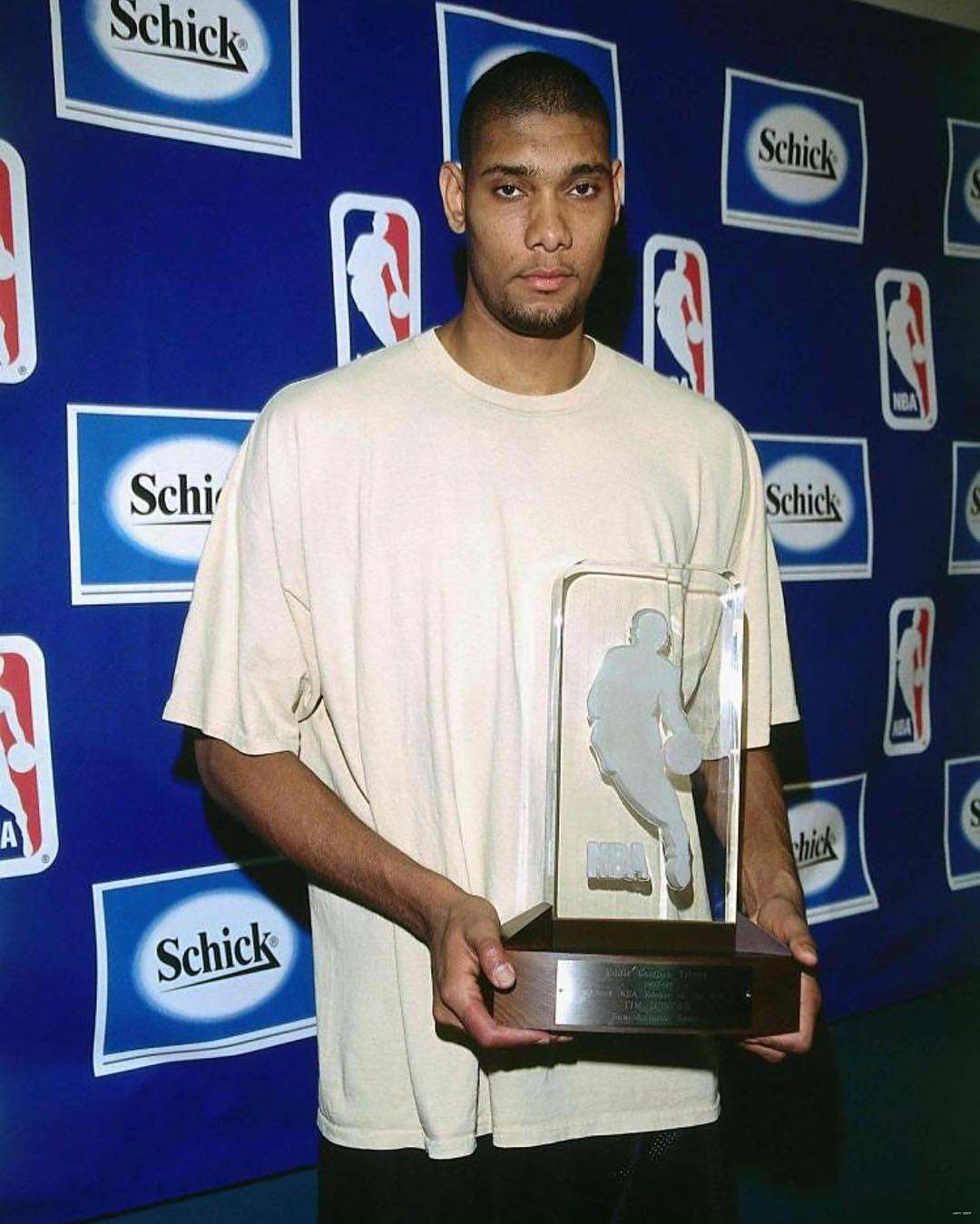 马卡：西班牙教练学院主席写信建议拉波尔塔起诉特瓦斯泄密（马卡：西班牙教练学院主席致信，倡议拉波尔塔以泄密为由起诉特瓦斯）