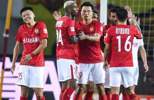 想打世界杯就要离开皇马？24岁的巴西边锋，来到生涯十字路口（为争世界杯席位，该不该告别皇马？24岁巴西边锋迎来职业分水岭）