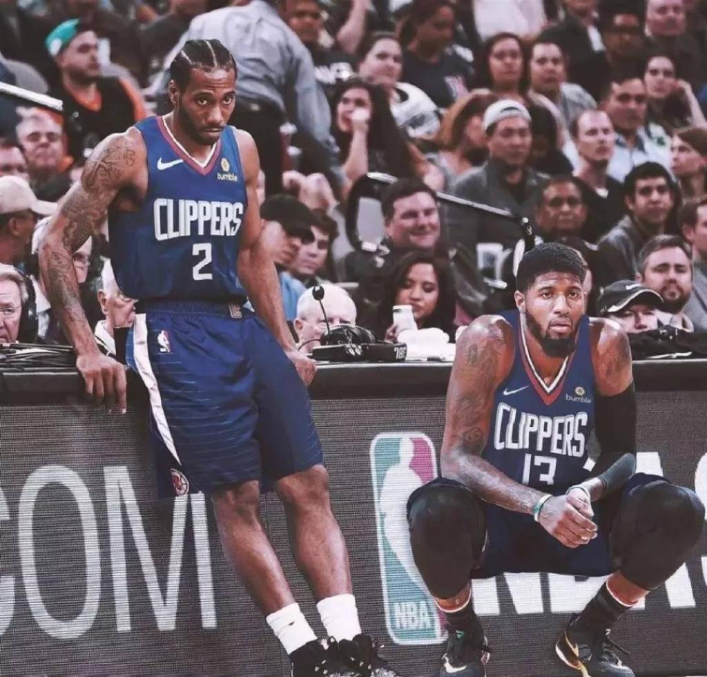 姆巴佩妙传卡马文加破门！皇马客场2-0领先毕巴，中场前关键进球打懵对手（半场前关键一击！姆巴佩送妙传卡马文加破门，皇马客场2-0领先毕尔巴鄂）