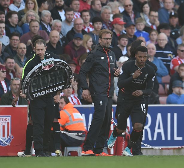 时光荏苒三十二载，感恩你我风雨相伴。同心逐梦共赴...