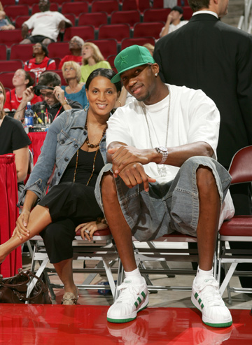 TyC：阿根廷对安哥拉将提前1小时；赛后斯卡洛尼将让球员放假（TyC：阿根廷对安哥拉开球时间提前1小时，赛后斯卡洛尼将给球员放假）