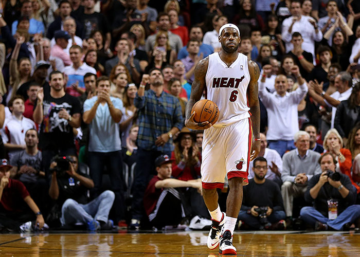 NBA最佳阵容公布：湖人球员入选,（NBA最佳阵容揭晓，湖人球员在列）