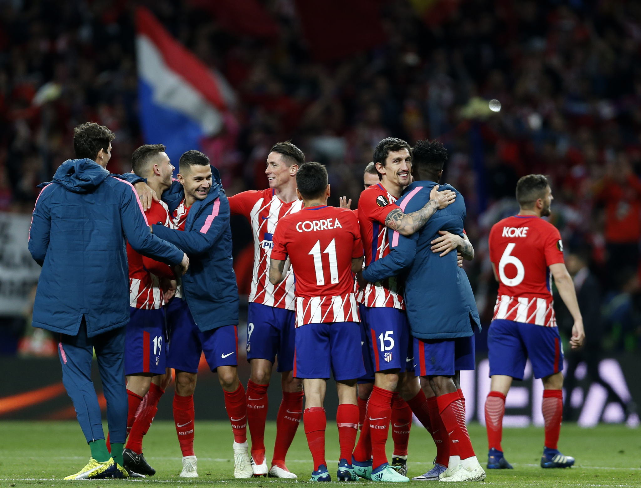 图片报：特狮和菲尔克鲁格冬窗可能转会以获得参加世界杯机会（图片报：为争世界杯名额，特狮与菲尔克鲁格或在冬窗寻求转会）