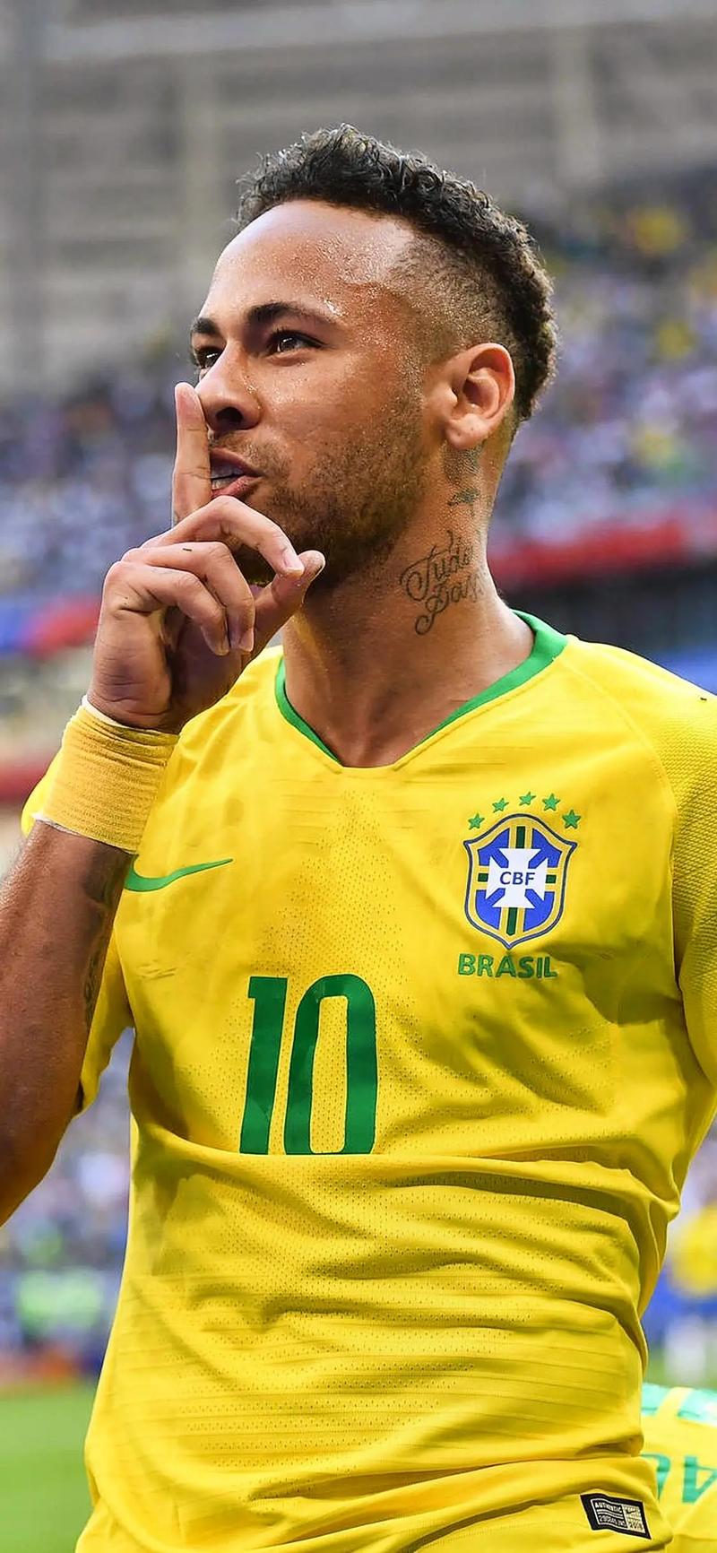 科莫总监：除为帕斯提供比赛与成长环境，我不知道还能做什么（科莫总监：除了为帕斯创造比赛与成长机会，我别无他法）